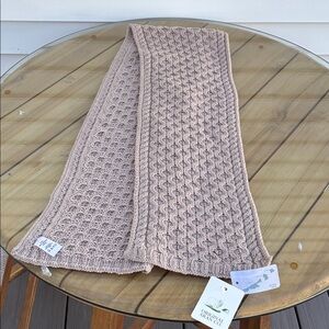 Original Aron Co 100 percent wool Textured Knit Scarf in Light Taupe. New with